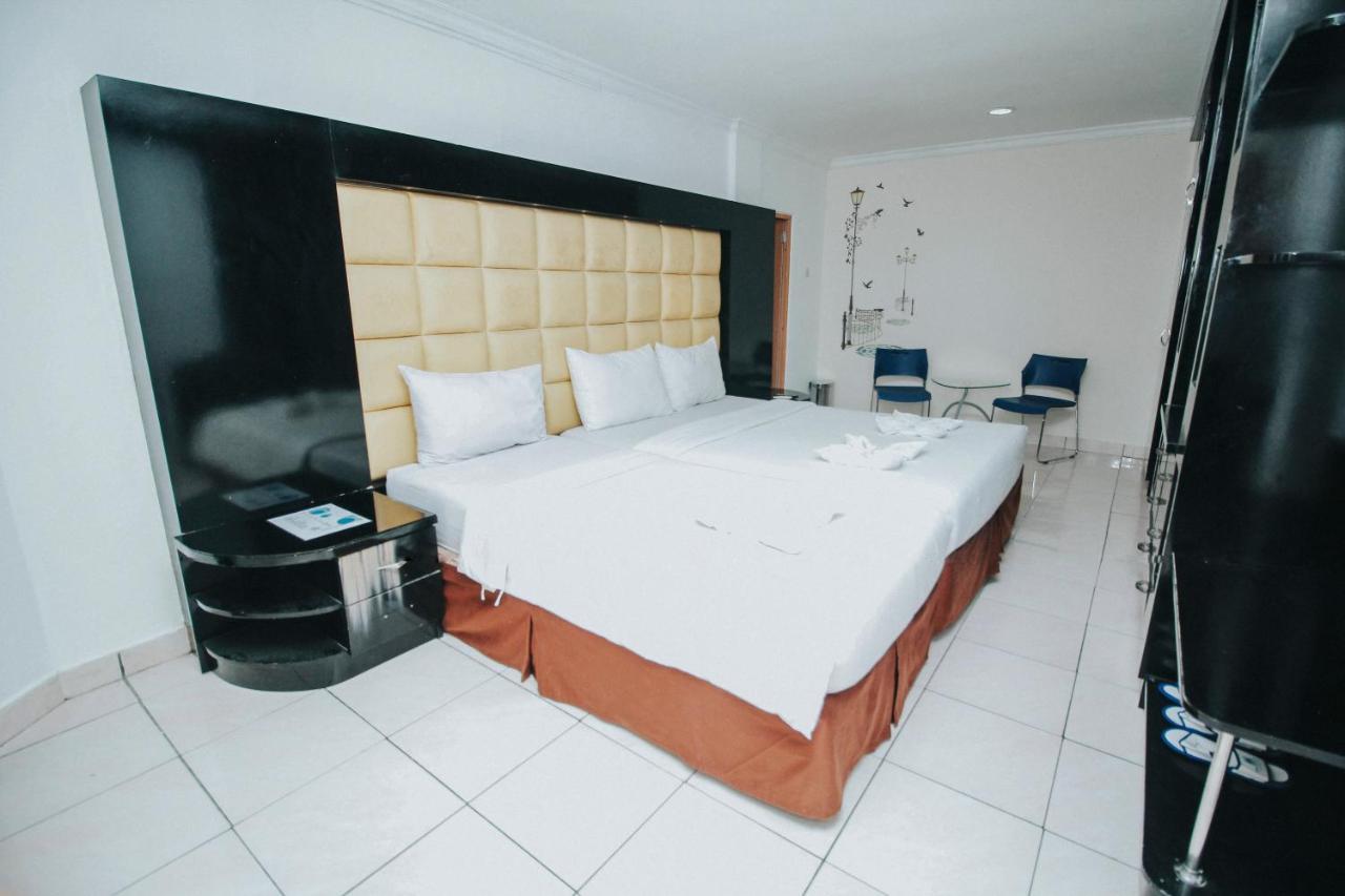 Hotel New Lilik Magelang Esterno foto